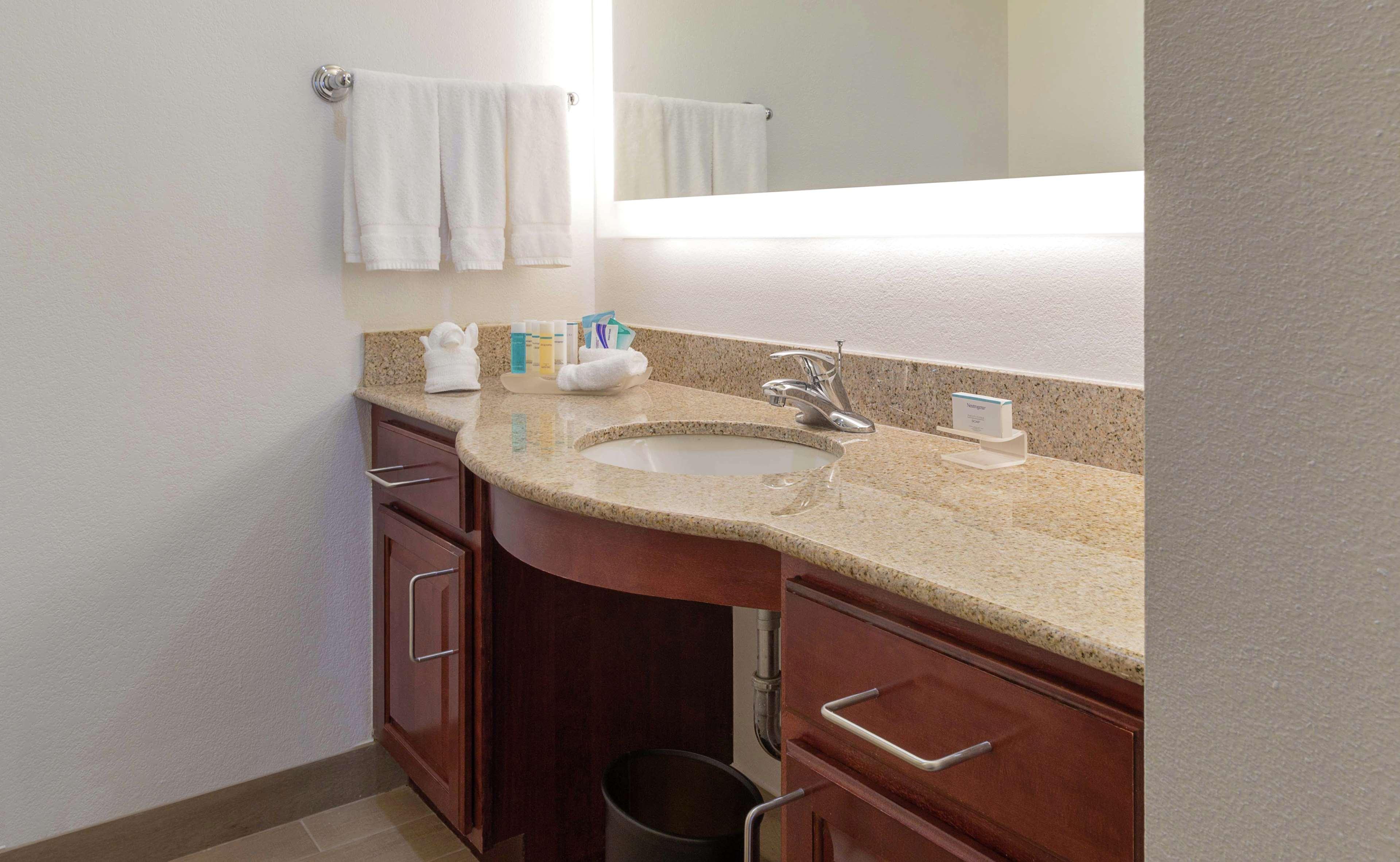 Homewood Suites By Hilton Miami - Airport West Miami Springs Exteriör bild