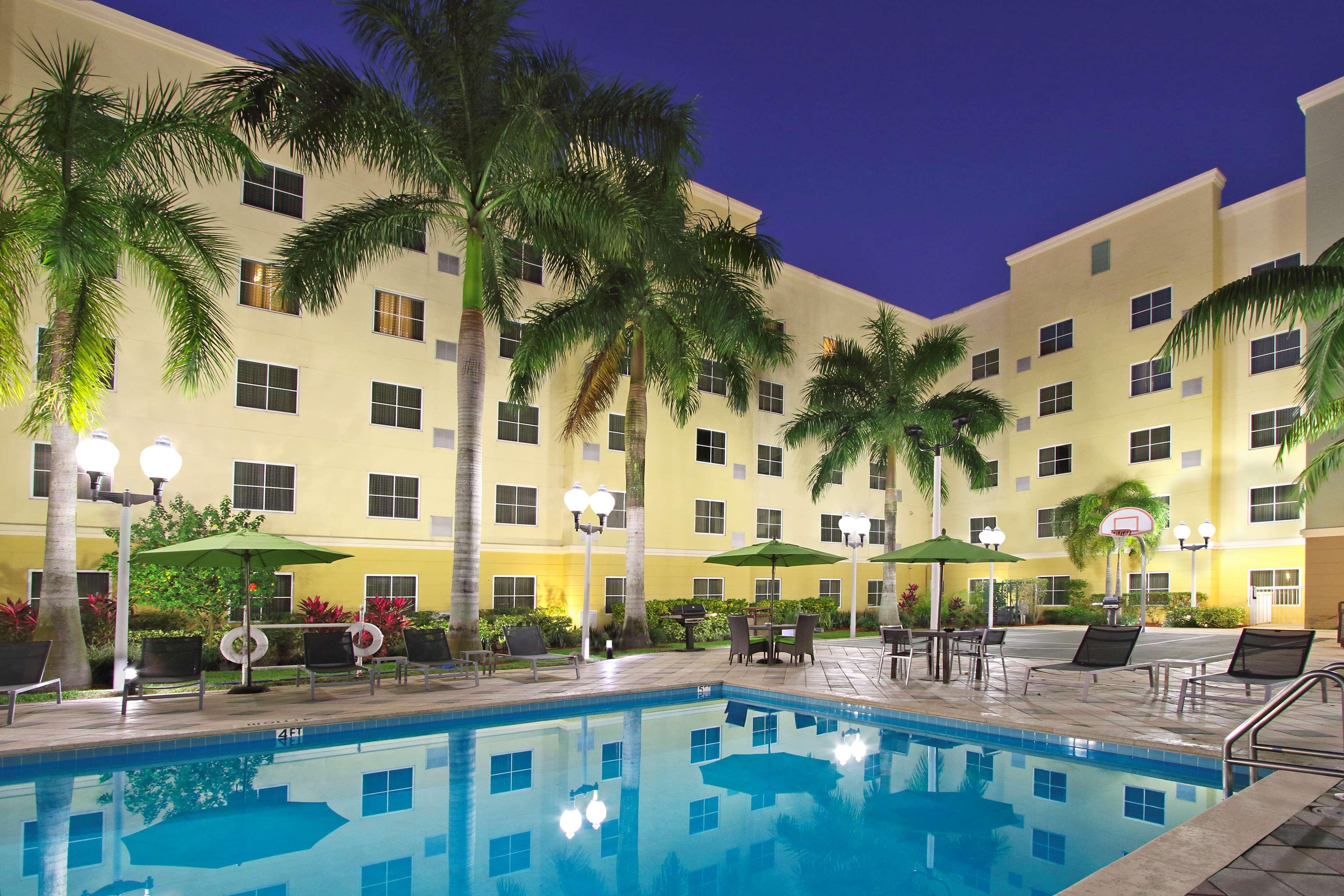 Homewood Suites By Hilton Miami - Airport West Miami Springs Exteriör bild